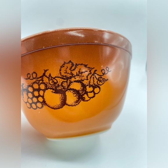 Vintage 1970s Pyrex Old Orchard Nesting Bowls, Set of 2 - Picture 3 of 12